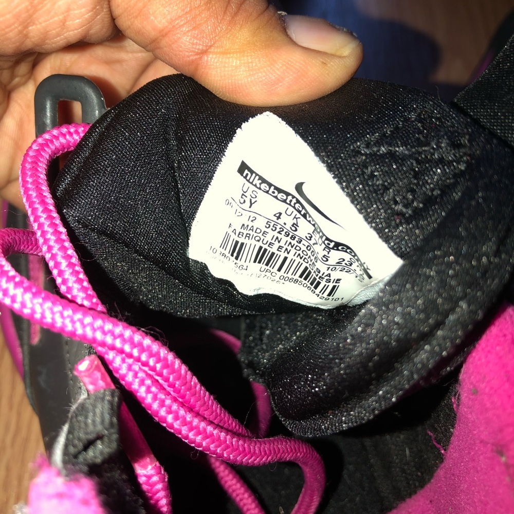 Nike - Picture 3 of 3